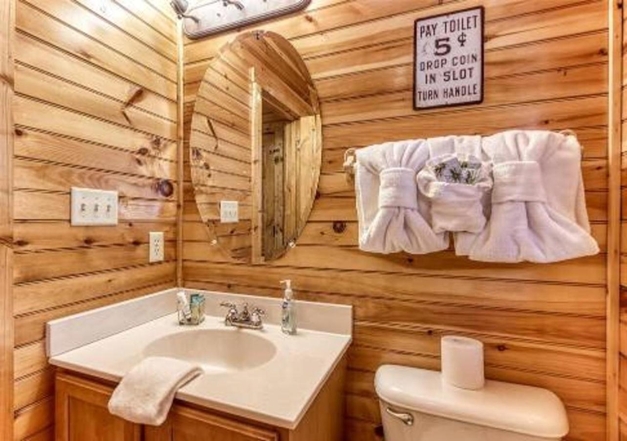 Dreams Come True With This Luxury Cabin! Гатлінбург Екстер'єр фото